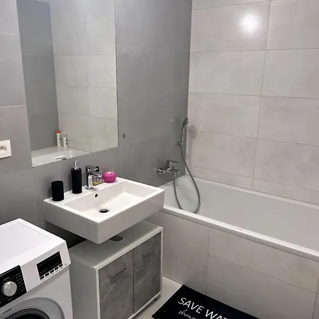 3-room In The Center 尼特拉