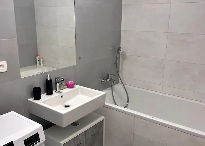 3-room In The Center 尼特拉