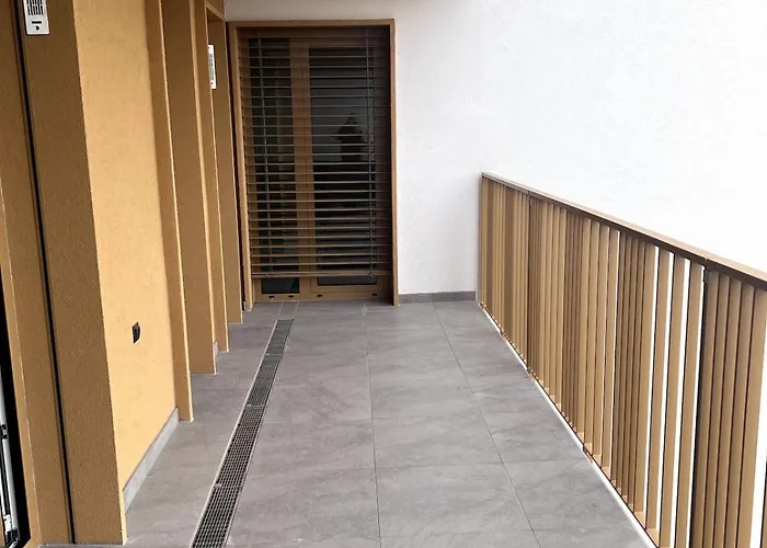 3-room In The Center * 尼特拉